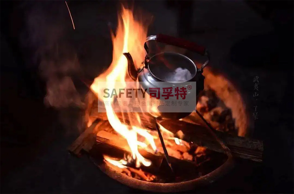 經(jīng)典永不過時(shí)，“圍爐煮茶”掀起新式社交風(fēng)「司孚特圍爐茶桌」(圖1)