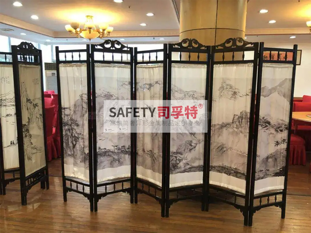 金屬屏風有哪些種類？什么材質的金屬屏風好？[司孚特金屬屏風](圖1)