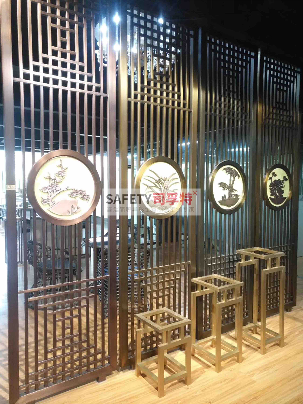不銹鋼屏風(fēng)隔斷有哪些特點[司孚特金屬屏風(fēng)，不銹鋼屏風(fēng)](圖4)
