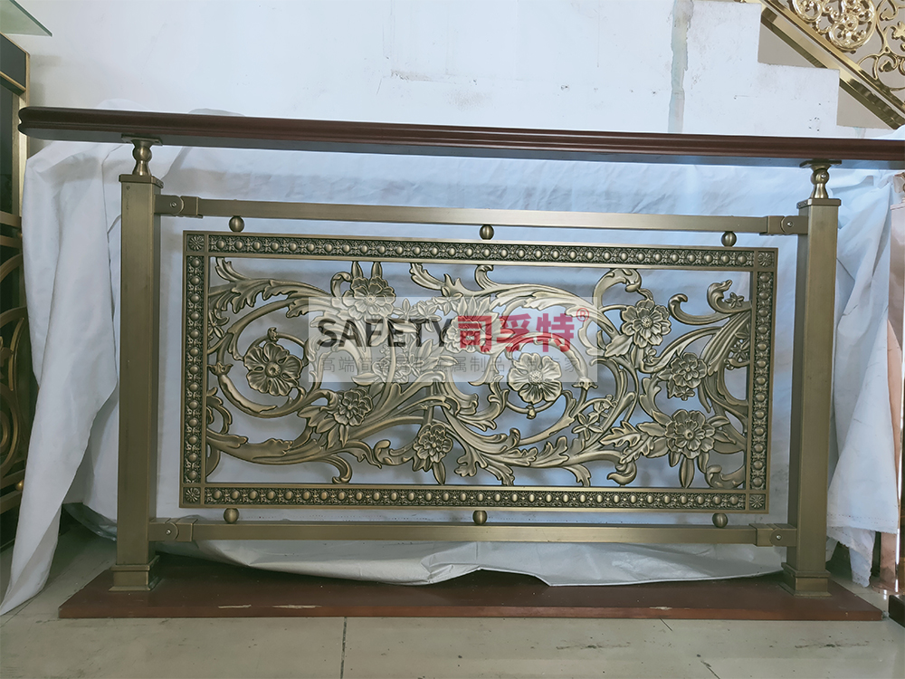 鋁藝鏤空雕花樓梯扶手：造型多樣，工藝成熟，彰顯高端品味(圖4)
